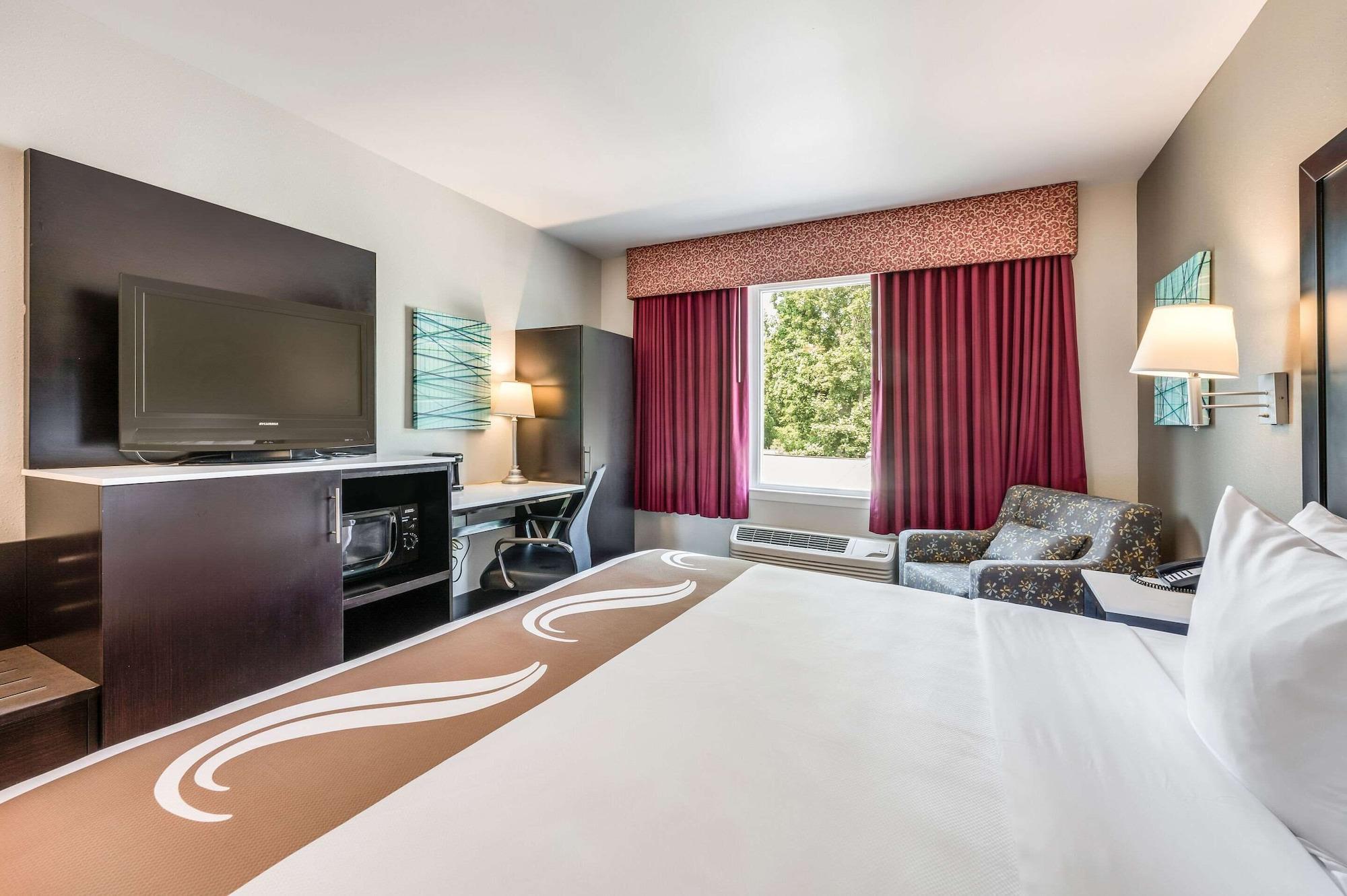 Quality Inn Poughkeepsie Bagian luar foto