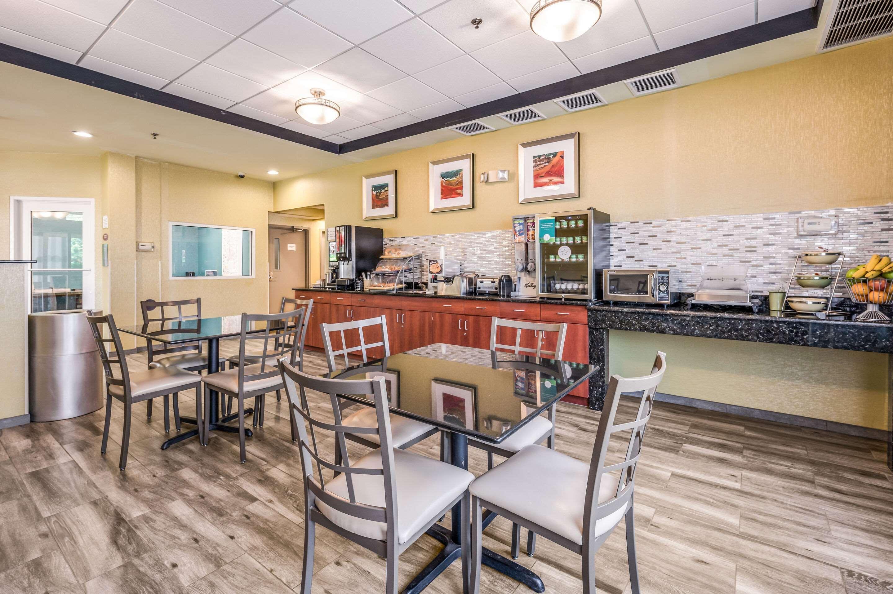 Quality Inn Poughkeepsie Bagian luar foto