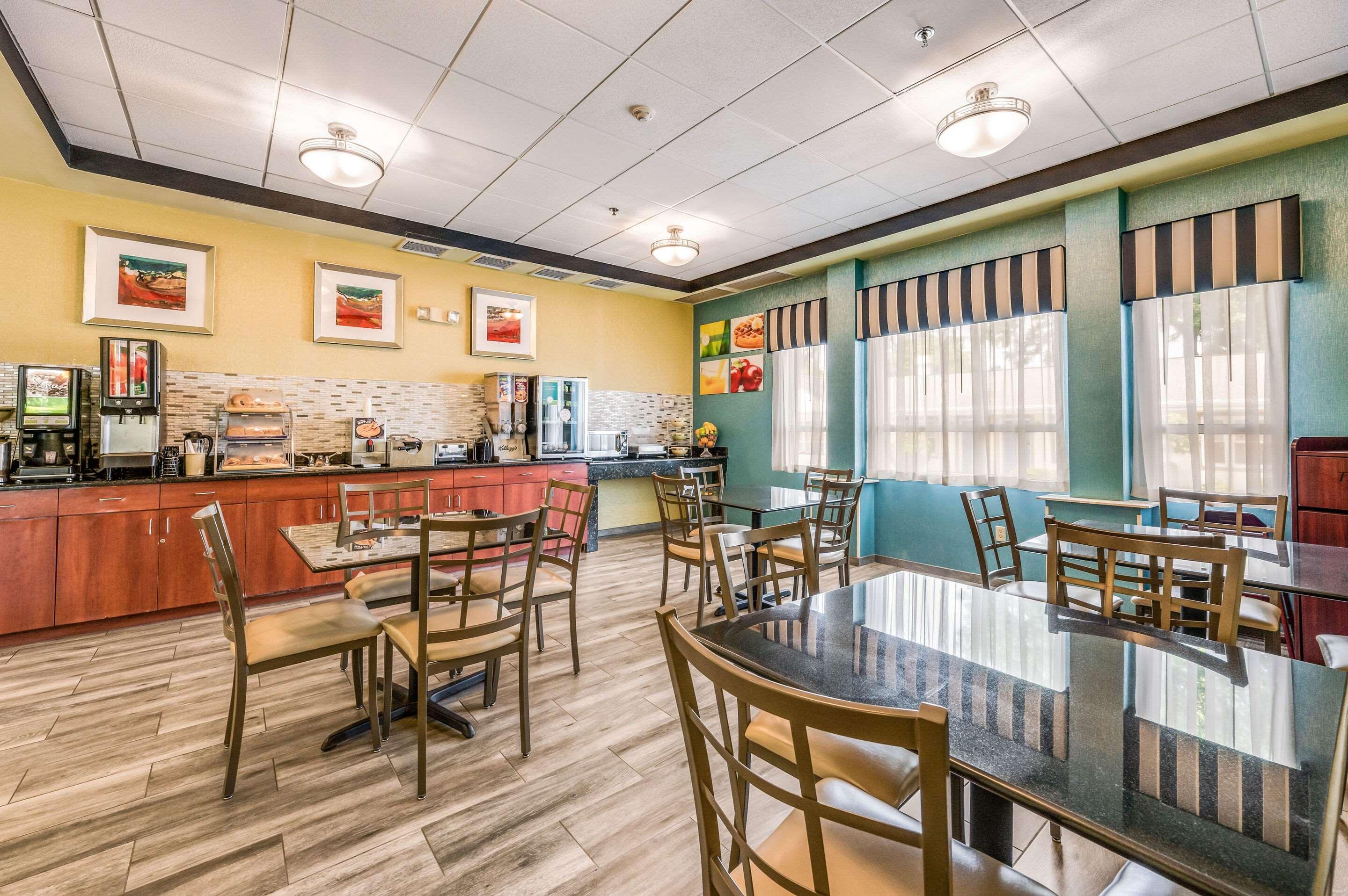 Quality Inn Poughkeepsie Bagian luar foto