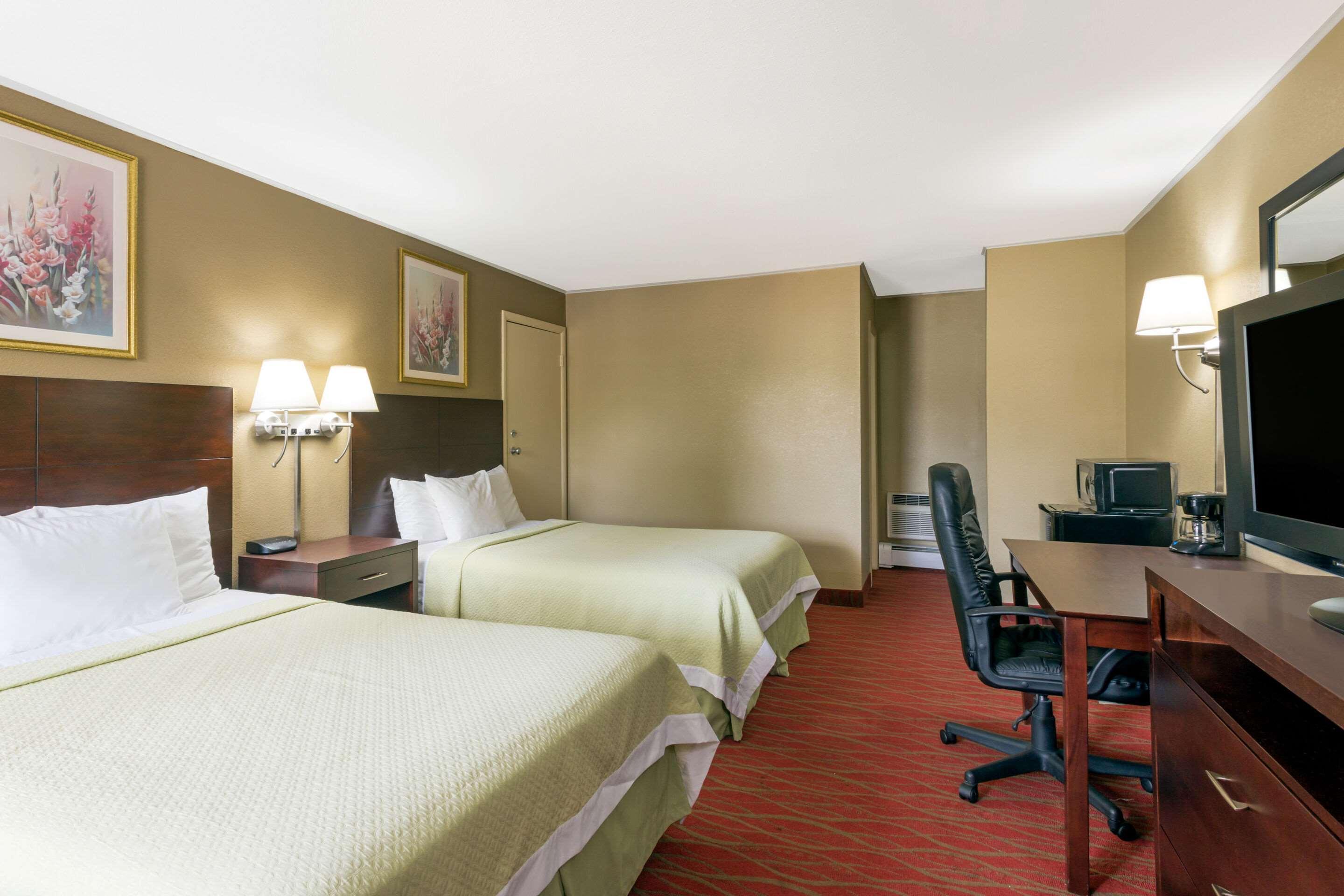 Quality Inn Poughkeepsie Bagian luar foto