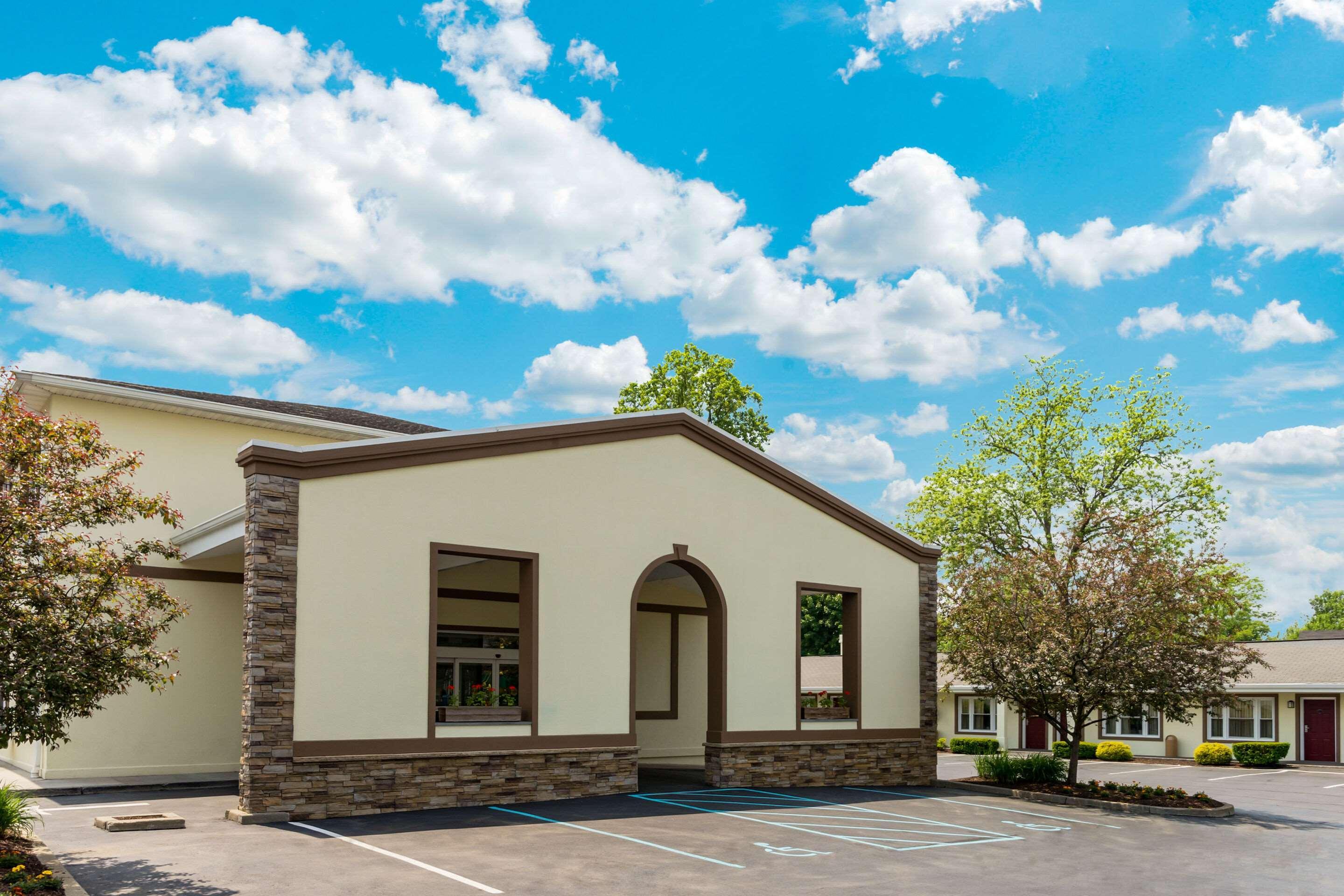 Quality Inn Poughkeepsie Bagian luar foto