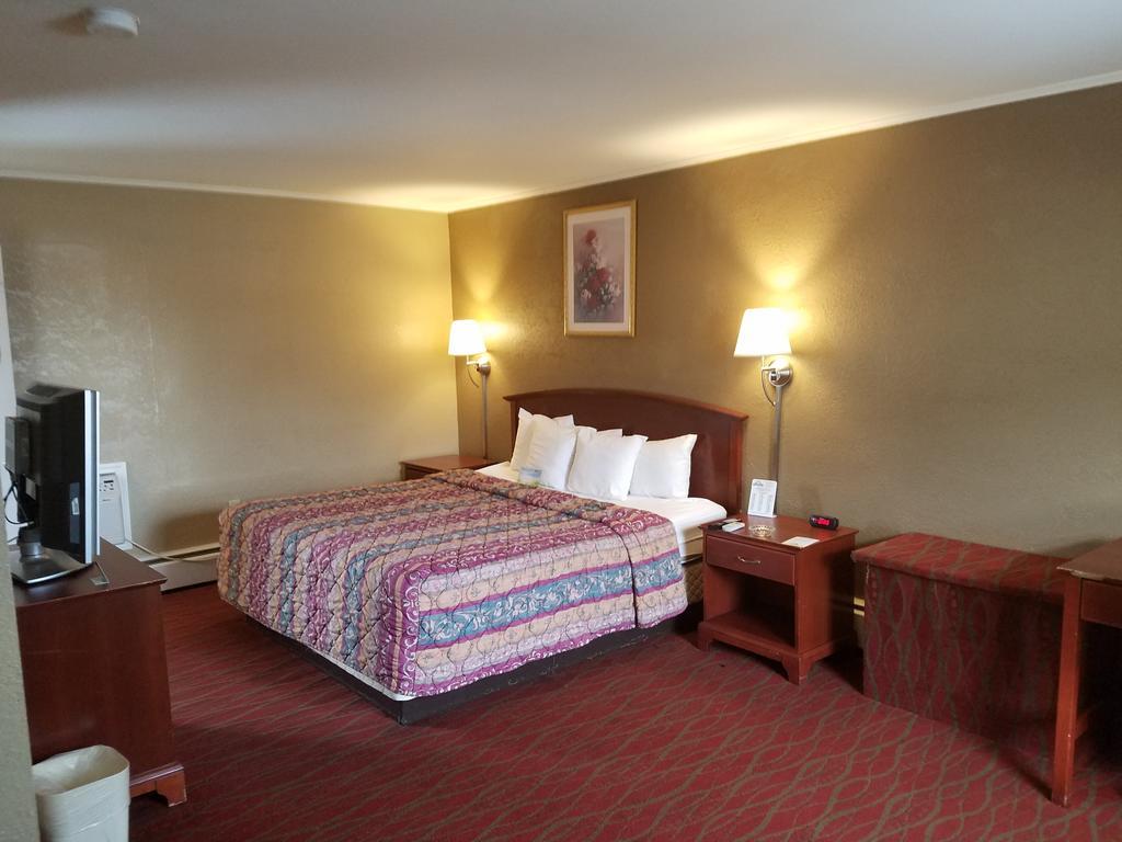 Quality Inn Poughkeepsie Bagian luar foto